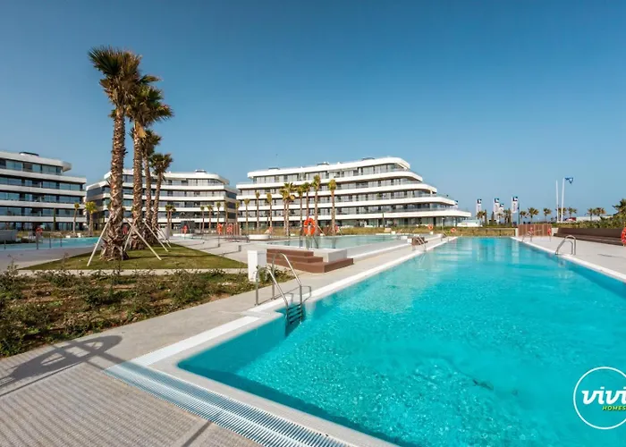 Vivi Homes - Galatea Pool, Gym, Sauna & Apartman Torremolinos
