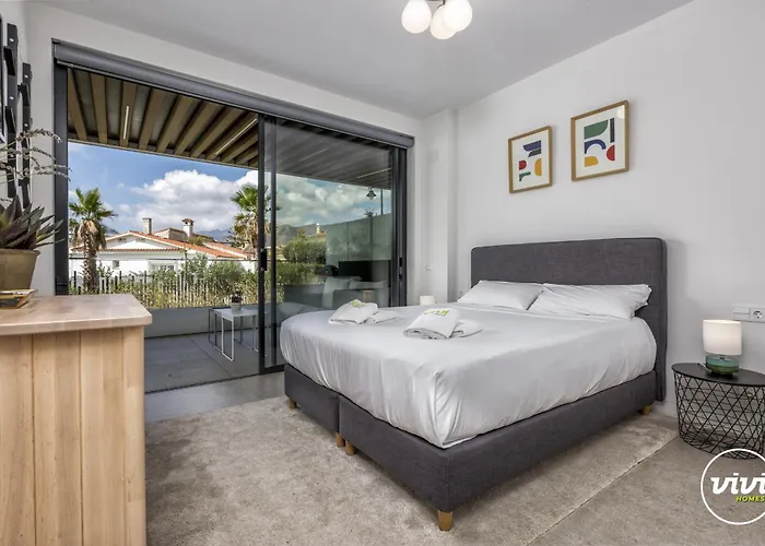 Vivi Homes - Galatea Pool, Gym, Sauna & Torremolinos